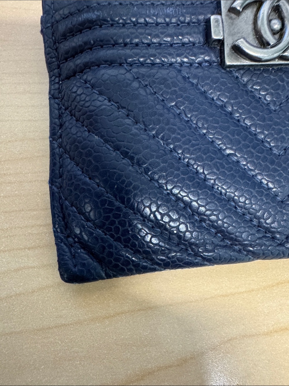 Chanel Boy Card Holder Navy Caviar Leather Chevron Quilted Silver CC Logo Wallet - Picture 5 of 8